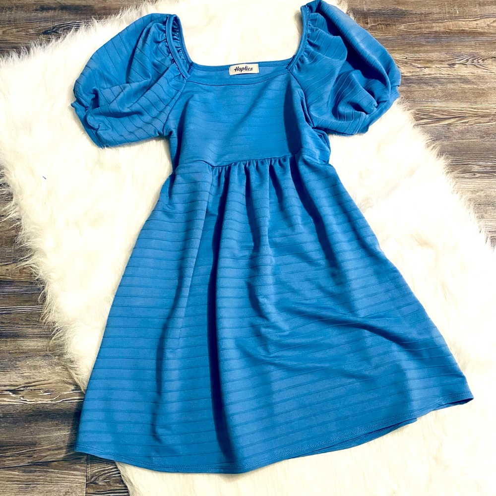 Nwot’s Haptics puff sleeve dress